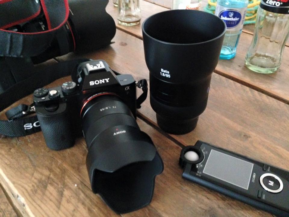 Das Zeiss Batis 1.8/85 gibt die nächste Festbrennweite …