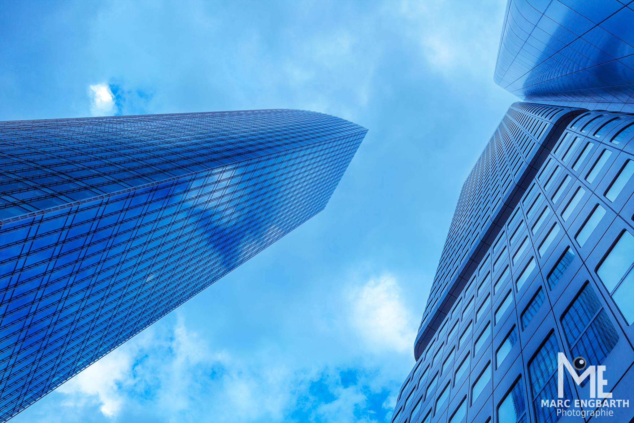 Mal wieder ein Foto aus dem Architekturbereich, links der …