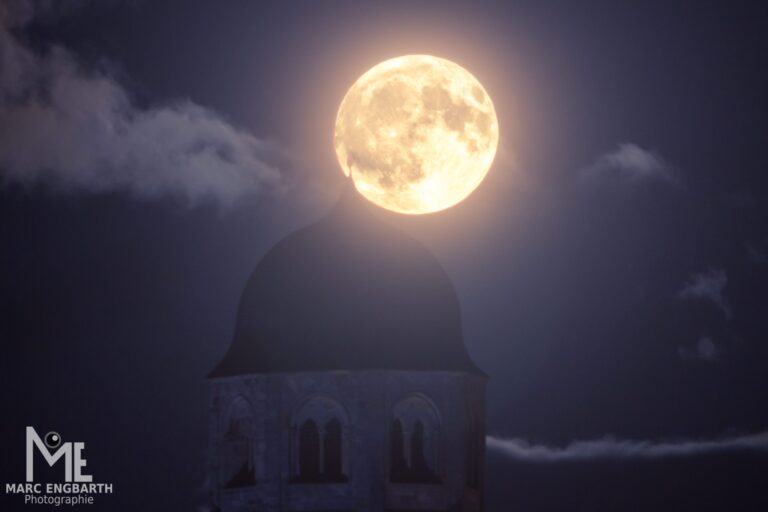Der Vollmond gestern wirkte so groß, dass ich diese Fotos …