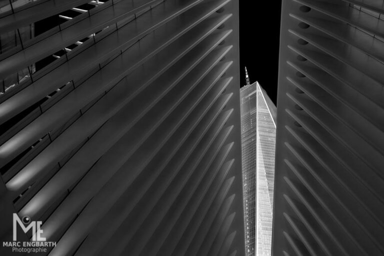 Der Blick aus der U-Bahn-Station auf das One World Trade …