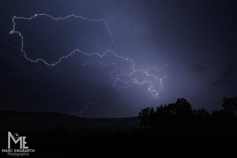 Heute Nacht vom Gewitter geweckt und die Kamera geschnappt