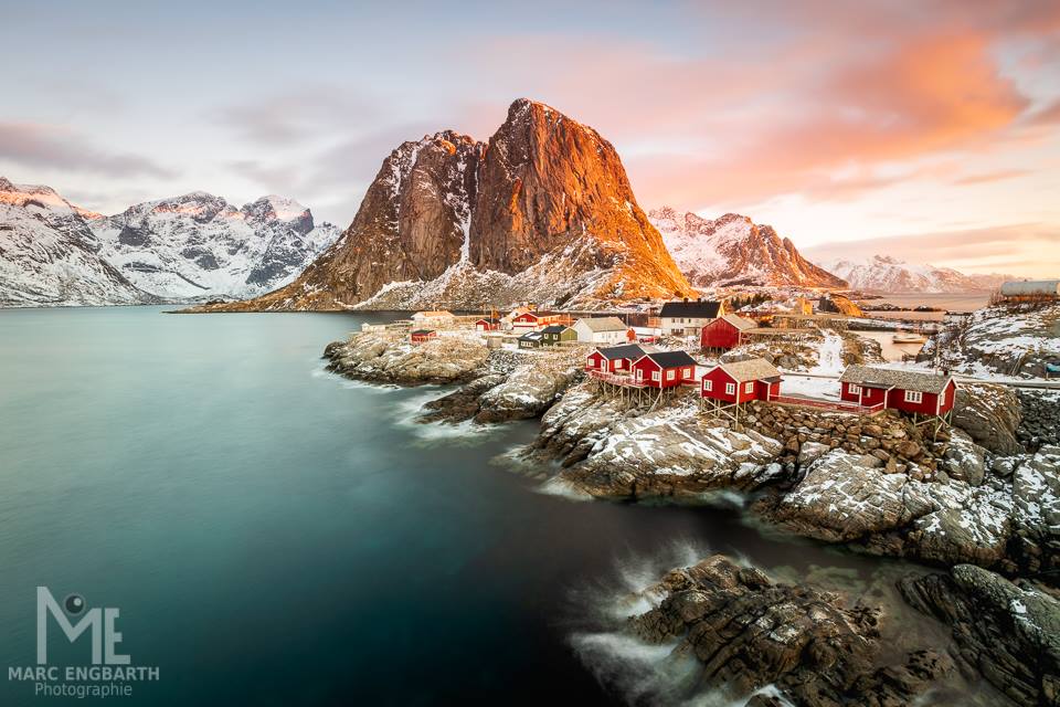 Sonnenaufgang in Hamnøy Wenn man morgens nach einer …