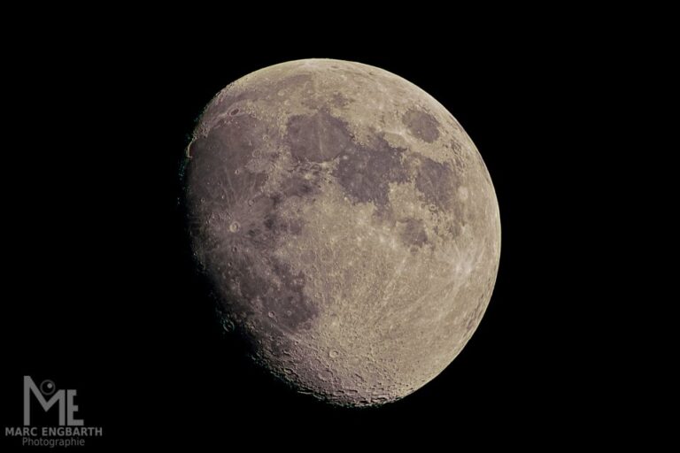 Gestern Abend einfach mal spontan den Mond fotografiert …