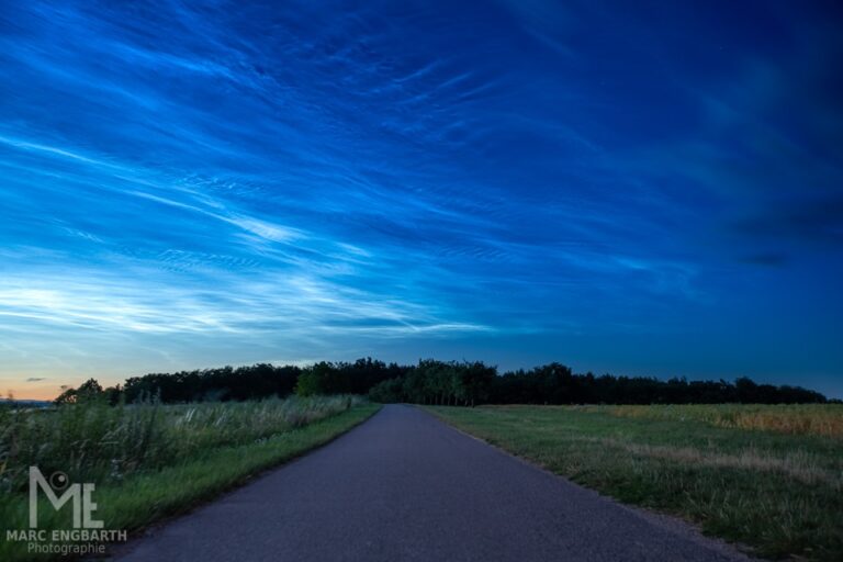 * Leuchtende Nachtwolken * Noctilucent Clouds * NLC * …