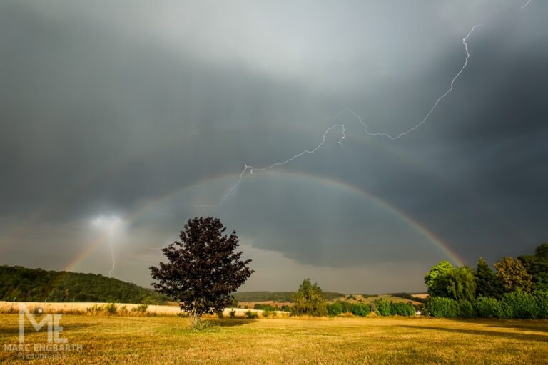Gewitterstimmung mit Regenbogen Gewitter fotografiere …