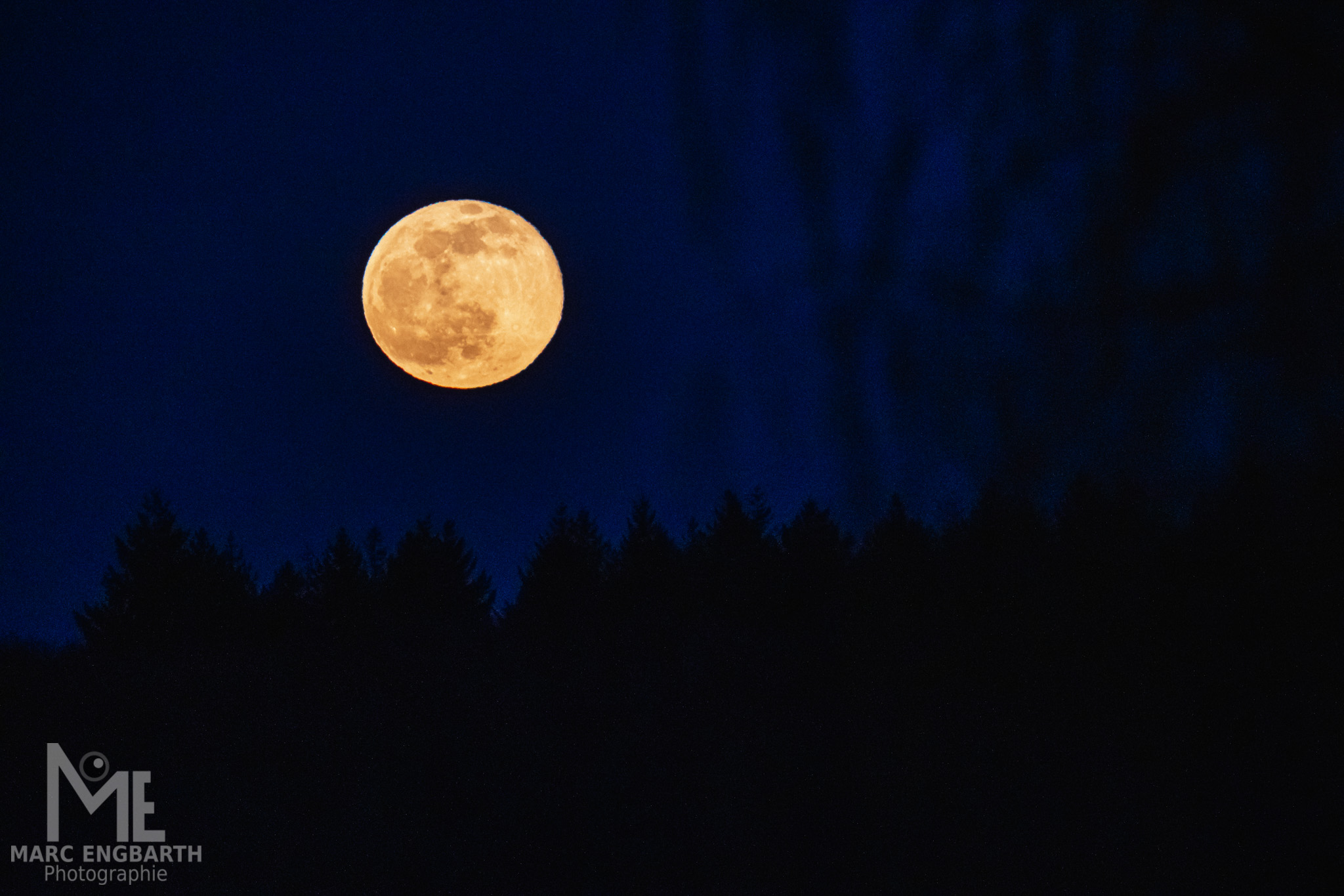 Einfach mal den aufgehenden Vollmond freihand mit 600mm …