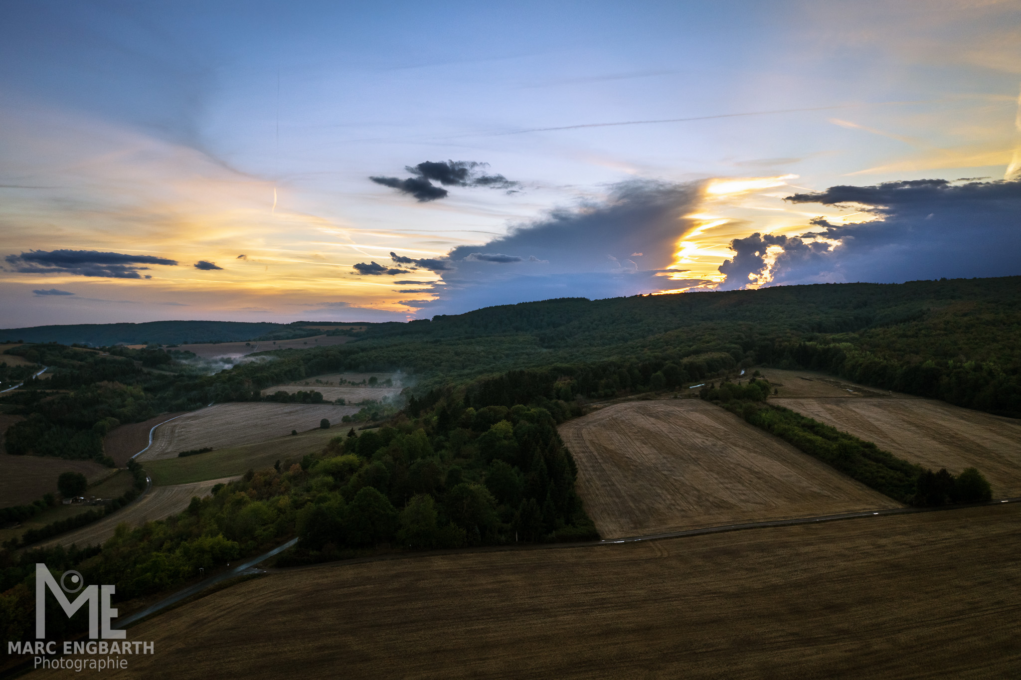Sonnenuntergang aus der Luft Equipment: - DJI Mavic 2 pro …
