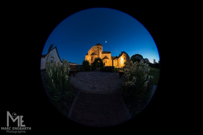 Magische Blaue Stunde: Die Klosterkirche Sponheim im …