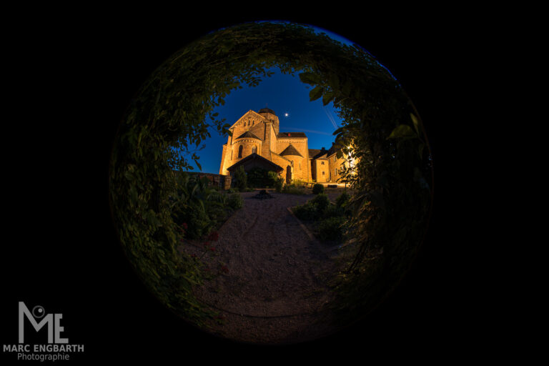 Magische Blaue Stunde: Die Klosterkirche Sponheim im …